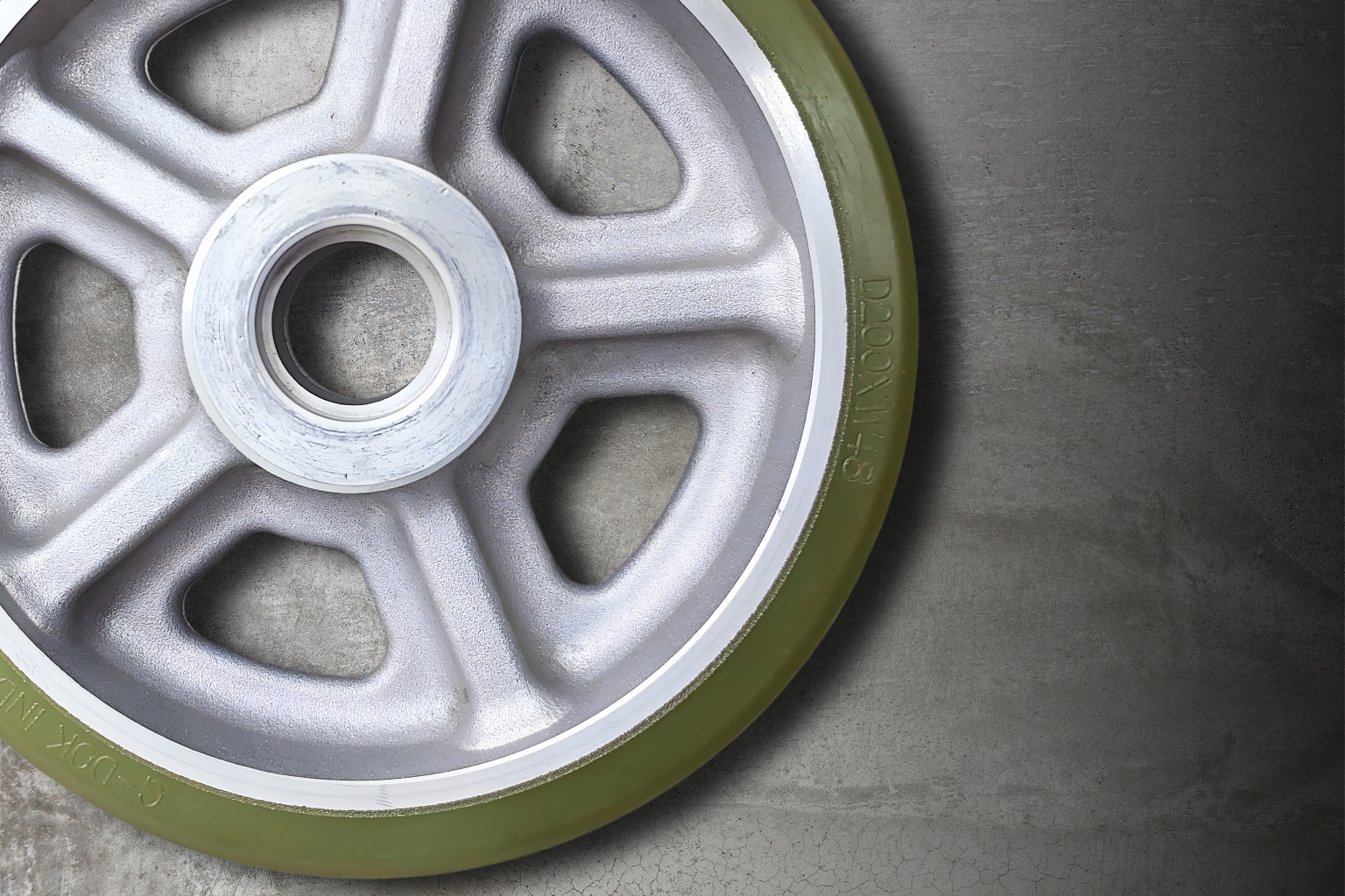 ลูกล้อ PU สีเขียวดุมอะลูมิเนียมหล่อพร้อมตลับลูกปืนสำหรับงานอุตสาหกรรม