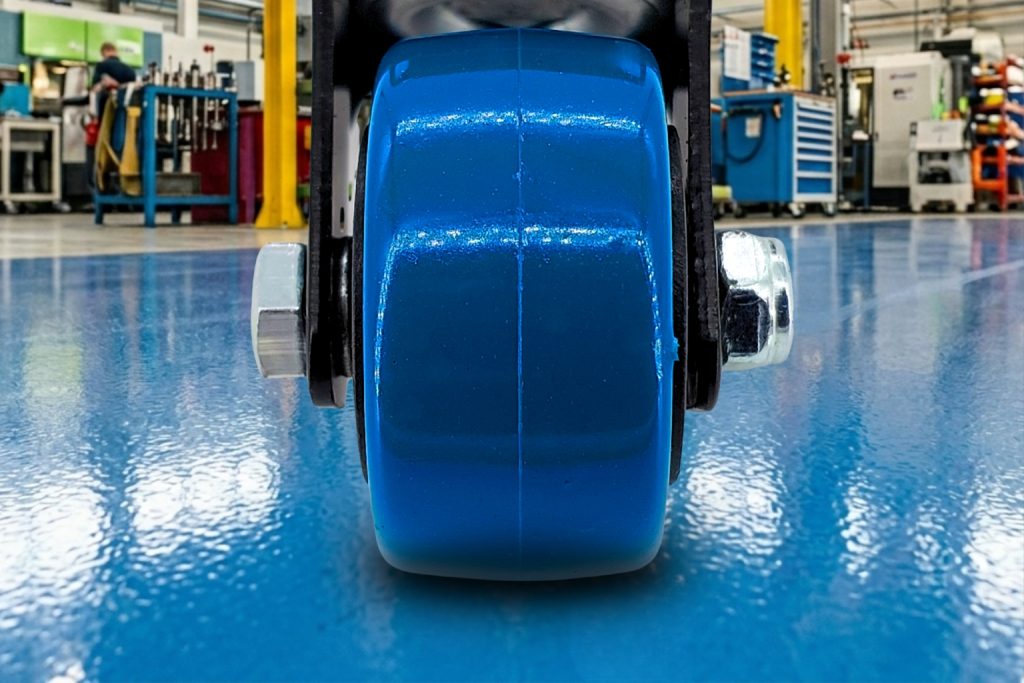 ลูกล้อยูรีเทนใช้งานบนพื้น epoxy ในโรงงานอุตสาหกรรม